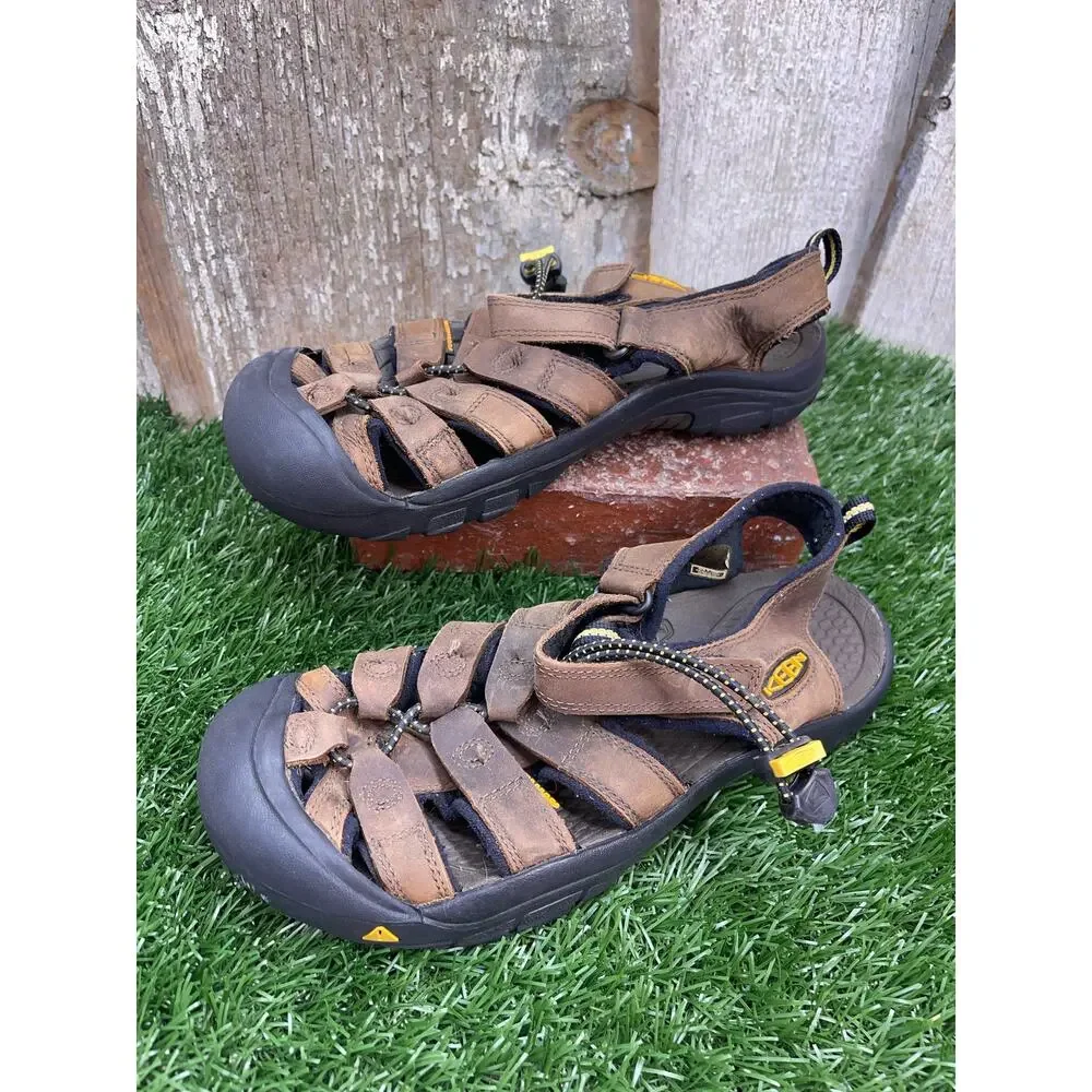 Keen Leather Water Shoes Youth 5